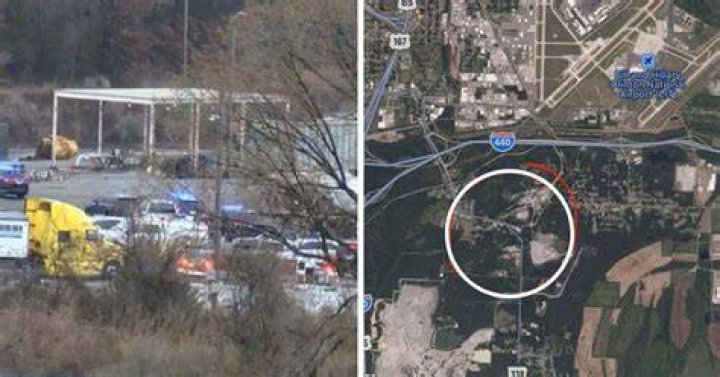 
5 environmental workers killed as twin-engine plane crashes in Arkansas’ Clinton National Airport 