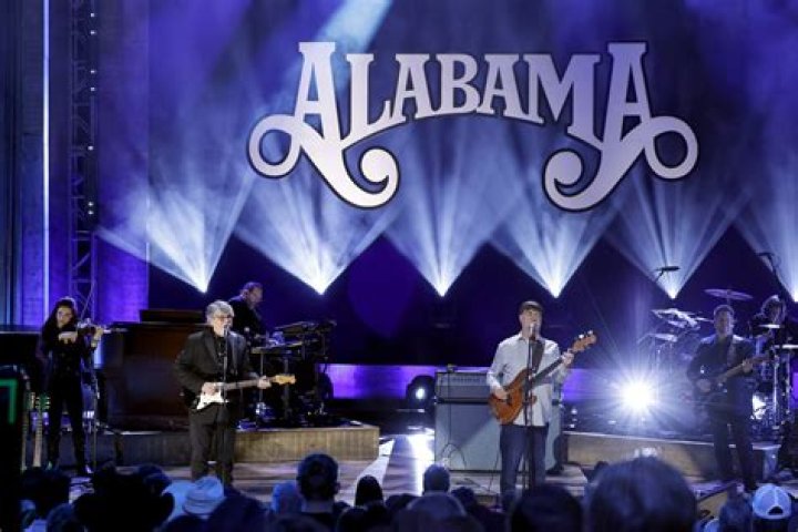 
Alabama Bassist Teddy Gentry Just Spent 28 Minutes in Jail 