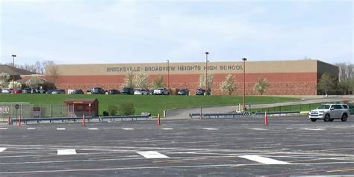 
Brecksville-Broadview Heights High School threat: Students sent home Friday, police investigating 