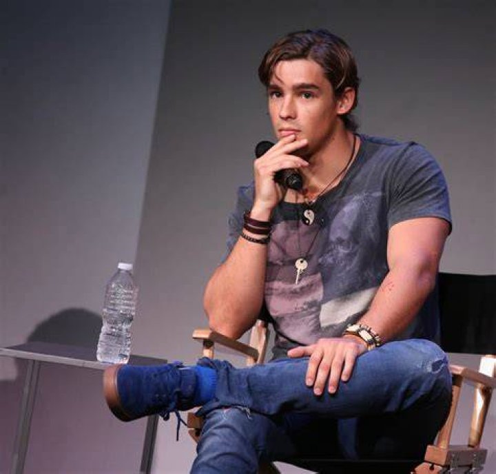 Brenton Thwaites Height, Weight, Net Worth, Age, Birthday, Wikipedia, Who, Nationality, Biography