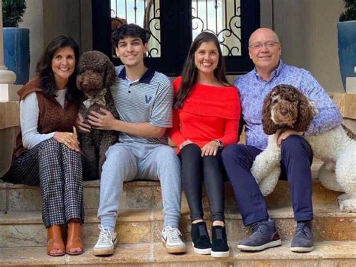 
Does Sophie Hart Have A Boyfriend? Her Parents And Ethnicity Explored 