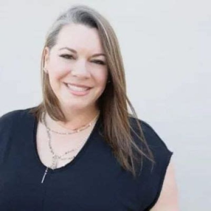 Emily D Baker Height, Weight, Net Worth, Age, Birthday, Wikipedia, Who, Nationality, Biography