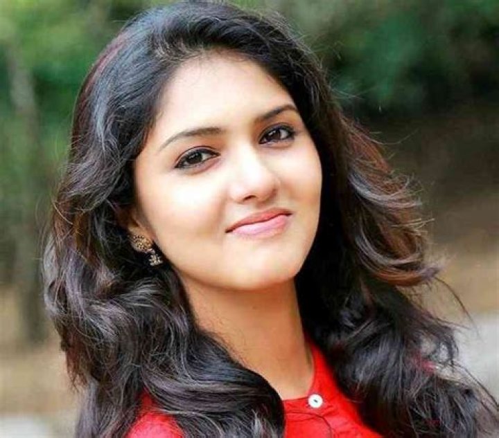 Gayathri Suresh Height, Weight, Net Worth, Age, Birthday, Wikipedia, Who, Instagram, Biography
