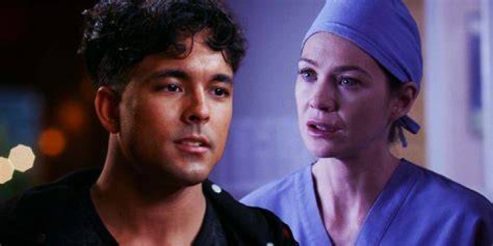 
Giacomo Gianniotti Sister Isabella Visits Him On Grey’s Anatomy Sets 