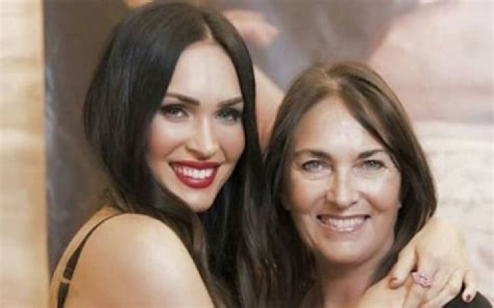 
Gloria Darlene Fox is Megan Fox’s Mother – Meet Her 