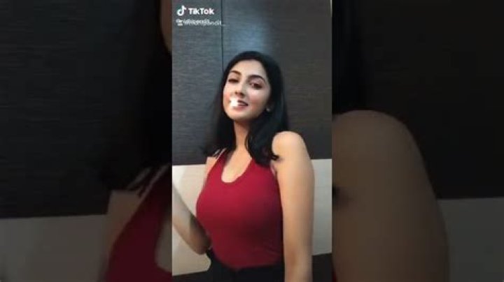 
Instagram model Nidhi Pandit has trending videos on Twitter, Reddit, and YouTube. 