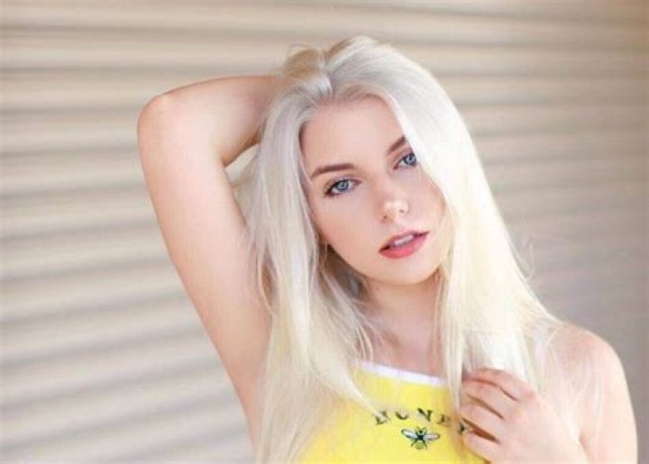 
Is Brooke Barry Married? Her Bio, Parents, Age, Boyfriend, TikTok and Height 