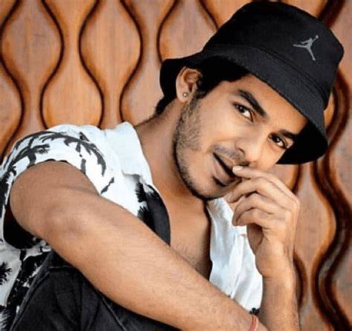 Ishaan Khattar Height, Weight, Net Worth, Age, Birthday, Wikipedia, Who, Instagram, Biography