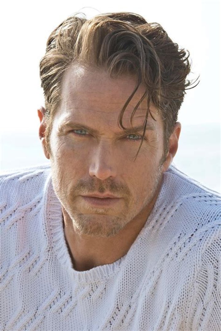 Jason Lewis Height, Weight, Net Worth, Age, Birthday, Wikipedia, Who, Nationality, Biography