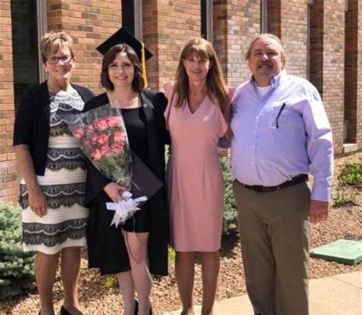 
Madeline Kingsbury| Mother Deanna Naber | Father And Family 