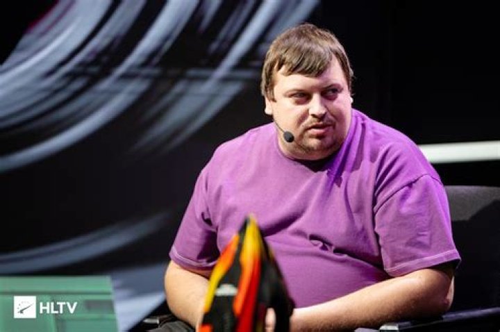 
Mikhail Stolyarov – Dosia Height, Weight, Net Worth, Age, Birthday, Wikipedia, Who, Instagram, Biography 