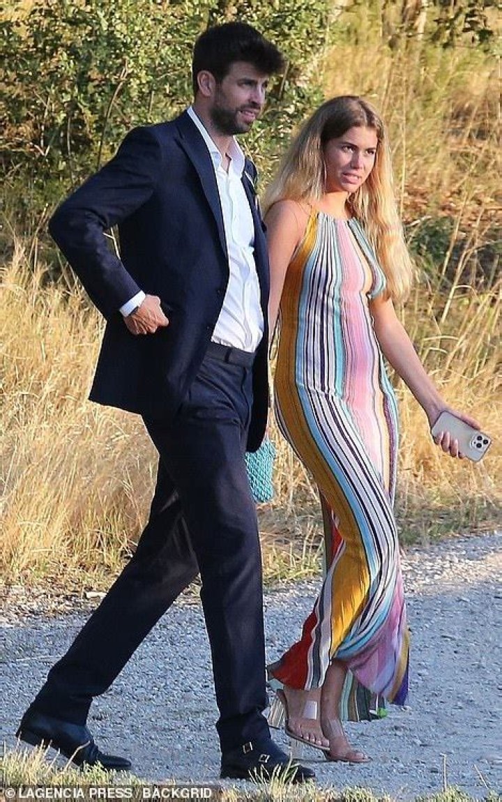 
New Girlfriend Clara Chia Marti And Gerard Pique Seen Together, 23-year-old Stunning Model 