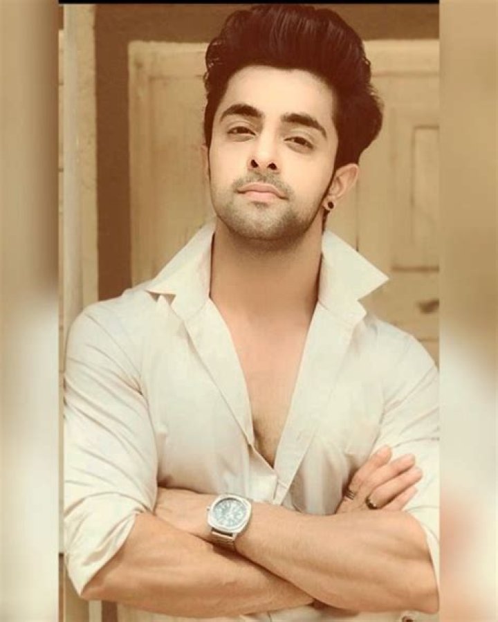 Paras Babbar Height, Weight, Net Worth, Age, Birthday, Wikipedia, Who, Instagram, Biography