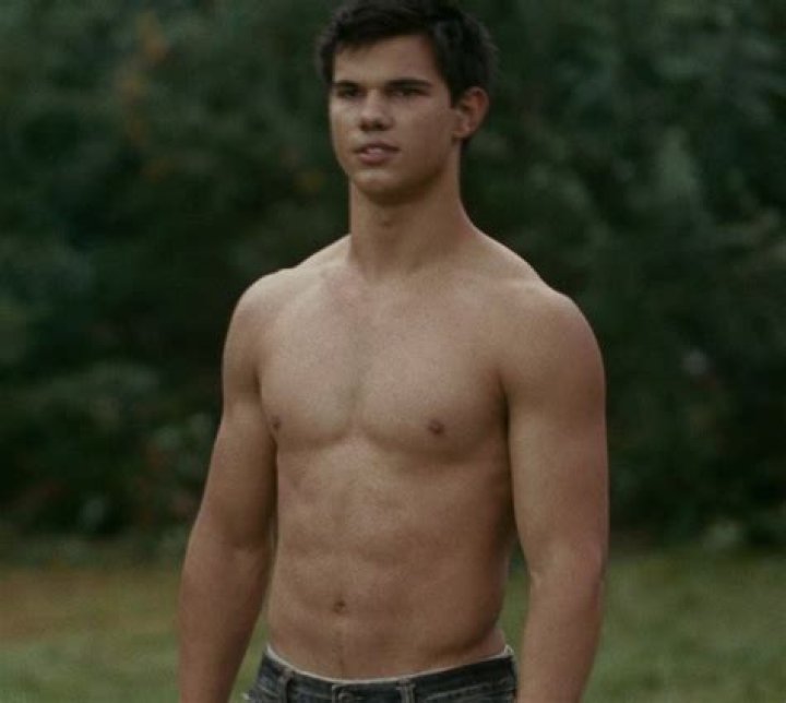
Taylor Lautner Stated That He Gained Weight For His Role In The Twilight Saga: New Moon 