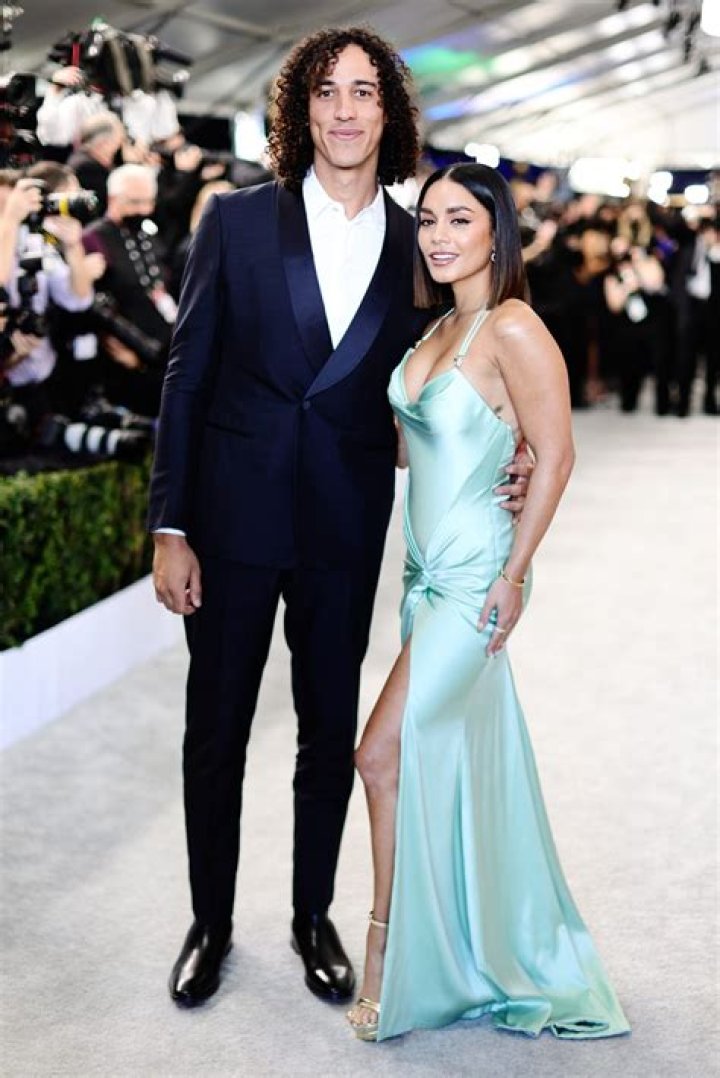 Vanessa Hudgens Height, Age, Boyfriend, Biography, Wiki, Net Worth