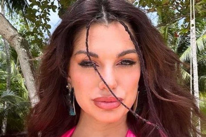 Victoria June Height, Weight, Net Worth, Age, Birthday, Wikipedia, Who, Instagram, Biography