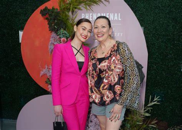 
Vivian lola Height, Age, Religion, Nationality, Wikipedia, Partner, Parents, Gender, Net Worth 