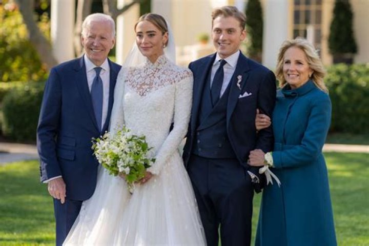 
Who are Naomi Bidens Parents? Naomi Biden Biography, Parents Name and More 
