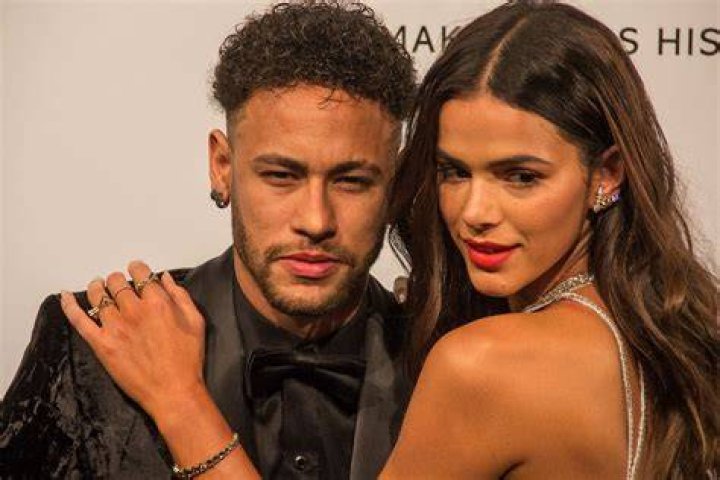 Who Is Bruna Marquezine Boyfriend In 2022? Maldivas Actress Dating Life After Neymar Jr