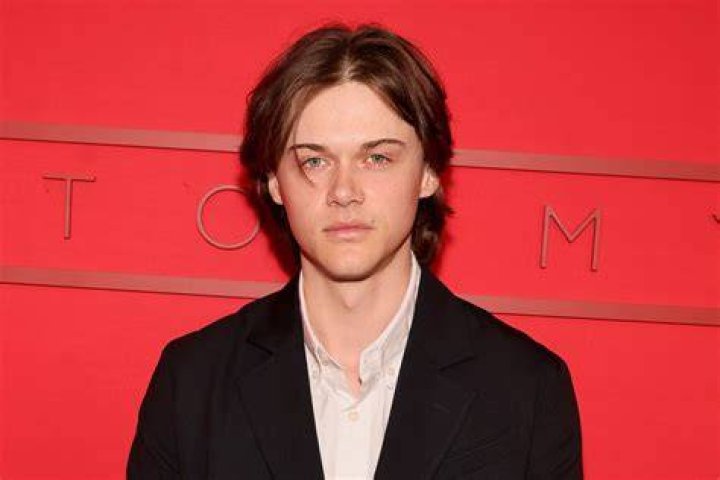 
Who is Christopher Briney? Is The Actor G*y Or B******l? 