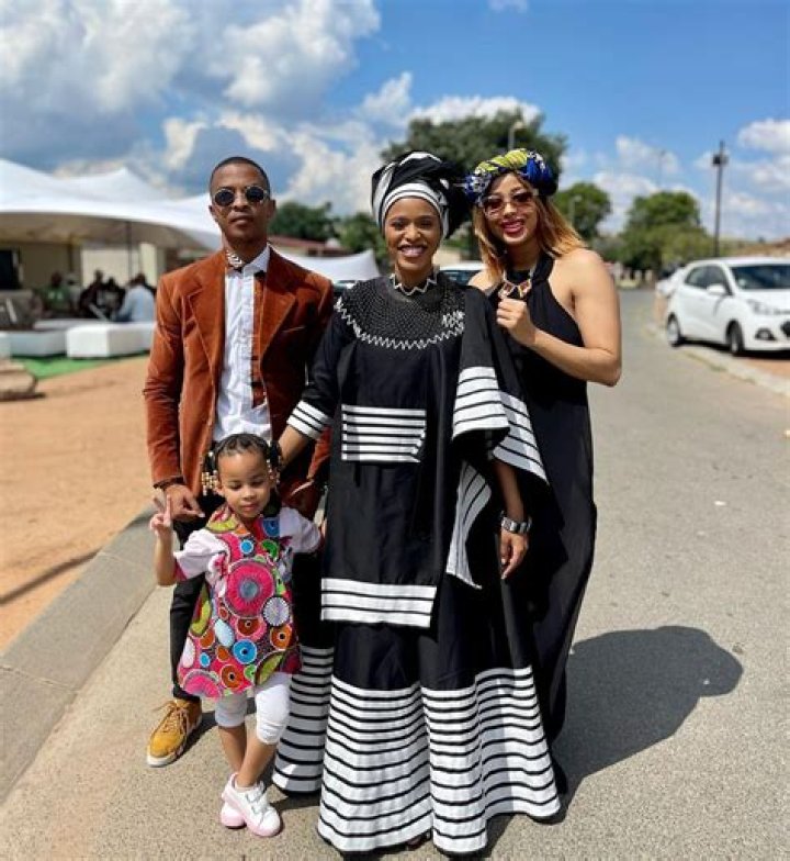 
Who Is Thembinkosi Lorch Wife? Natasha Thahane Wedding Photos On IG 