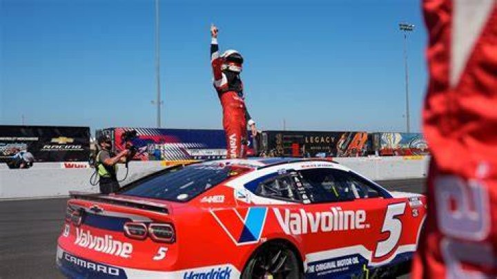 
Why Is Clint Bowyer Not Announcing Anymore? Missing From Sonoma Cup Race 