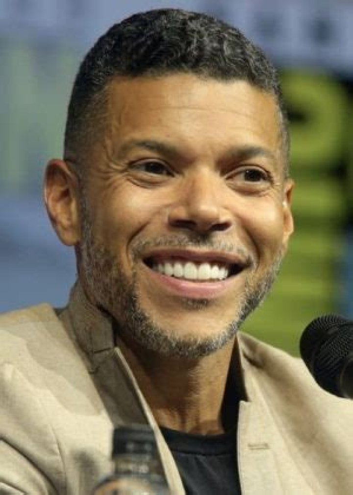 Wilson Cruz Height, Weight, Net Worth, Age, Birthday, Wikipedia, Who, Nationality, Biography