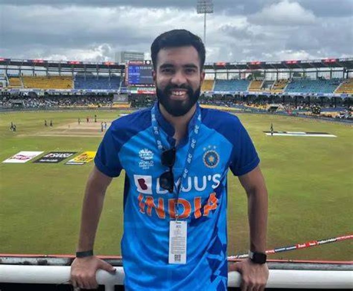
Yuvraj Dua Height, Weight, Net Worth, Age, Birthday, Wikipedia, Who, Nationality, Biography 